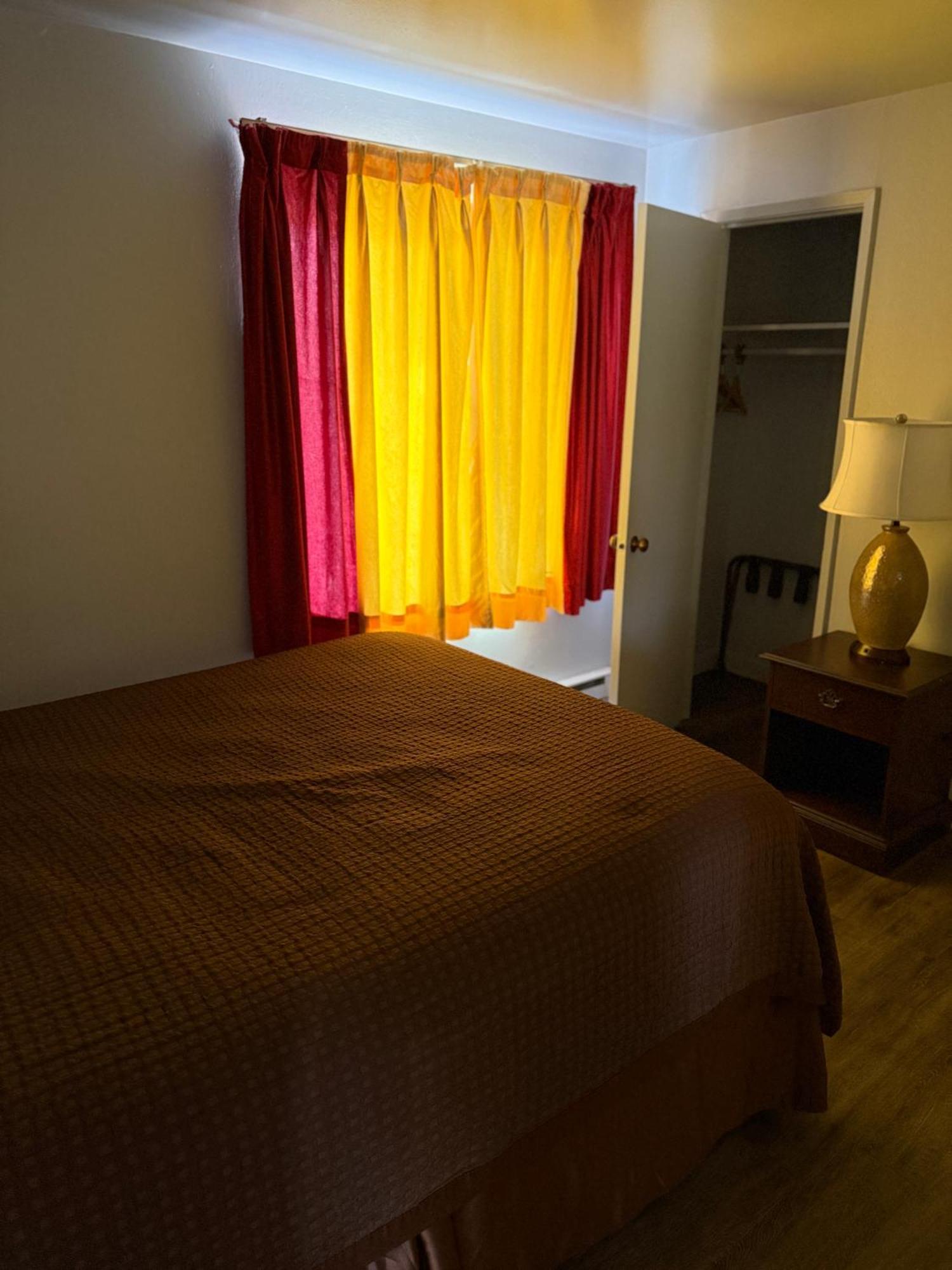 Motel La Hacienda 2*